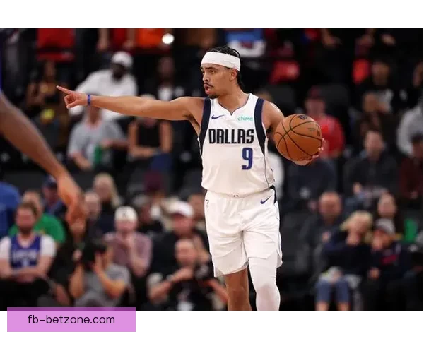 小内姆布哈德球鞋被踩掉后迅速捡起举起干扰投篮遭判技术犯规 小内姆布哈德球鞋被踩掉后迅速捡起举起干扰投篮遭判技术犯规